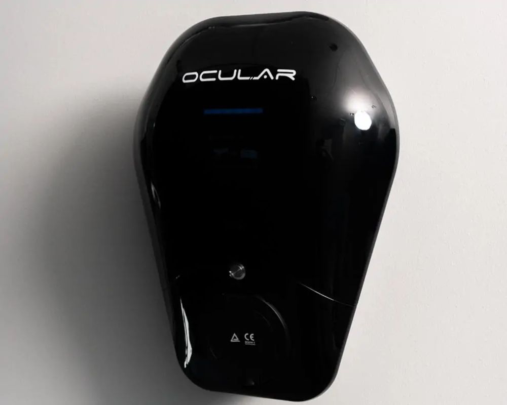 Oculariq Commercial (2)